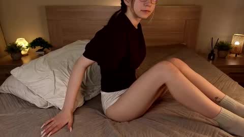 Snapshot of aloreanna chatting on 03.26.26 Alorenna online show from 03.26.26