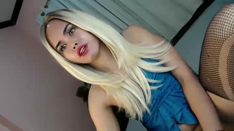 Snapshot of alove_too_last chatting on 01.15.25 LEXY online show from 01.15.25