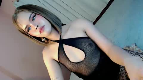 Snapshot of alove_too_last chatting on 02.13.25 LEXY online show from 02.13.25