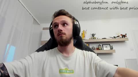 Snapshot of alphaboyfun chatting on 02.12.26 Andi online show from 02.12.26