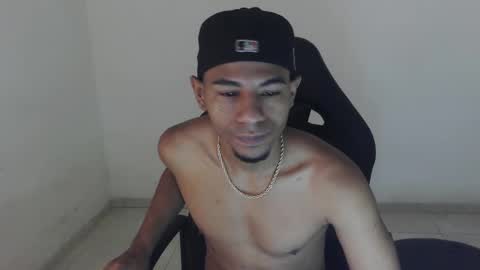 Snapshot of alphas_latins chatting on 05.02.26 alphas_latins online show from 05.02.26