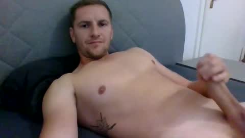 aluke95 online show from 10.04.25