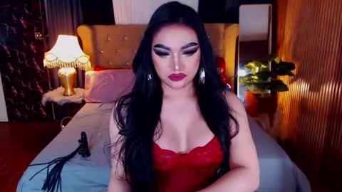 Snapshot of alurajhenson chatting on 05.12.26 Alura Jhenson online show from 05.12.26