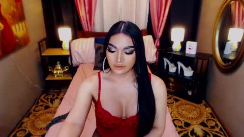 Snapshot of alurajhenson chatting on 05.19.26 Alura Jhenson online show from 05.19.26