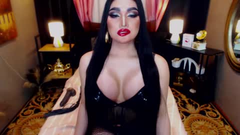 Snapshot of alurajhenson chatting on 05.28.26 Alura Jhenson online show from 05.28.26