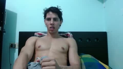 Snapshot of alvarodancer chatting on 10.06.25 alvarodancer online show from 10.06.25