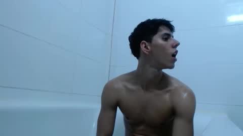 Snapshot of alvarodancer chatting on 11.07.25 alvarodancer online show from 11.07.25