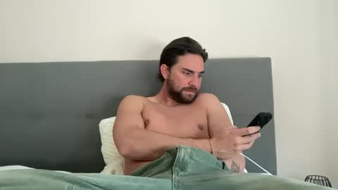 Snapshot of always_on_the_edge chatting on 04.12.26 always_on_the_edge online show from 04.12.26