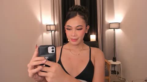 Snapshot of alwina_williams chatting on 04.20.26 alwina_williams online show from 04.20.26