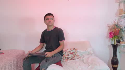 Snapshot of aly_n_sebas chatting on 07.25.26 aly_n_sebas online show from 07.25.26