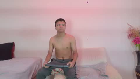 Snapshot of aly_n_sebas chatting on 08.01.26 aly_n_sebas online show from 08.01.26