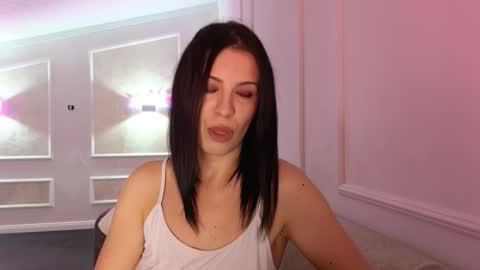 Snapshot of alyarei chatting on 11.30.25 alyarei online show from 11.30.25