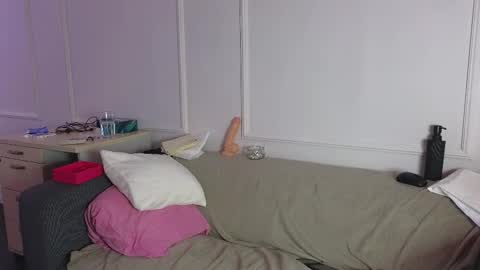 Snapshot of alyarei chatting on 02.18.26 alyarei online show from 02.18.26