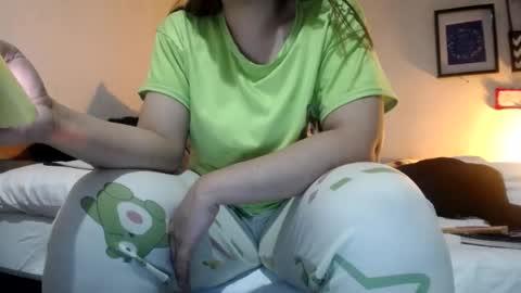 Snapshot of alynfoxx chatting on 07.23.26 Alyn Maria online show from 07.23.26
