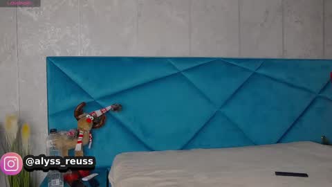 Alyse online show from 02.19.25