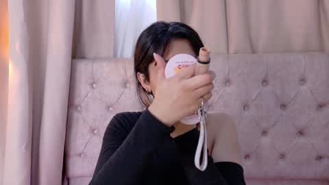 alyssa_joness online show from 11.17.25