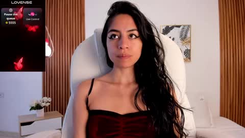 Snapshot of alyssabeauty_ chatting on 05.17.26 alyssabeauty_ online show from 05.17.26
