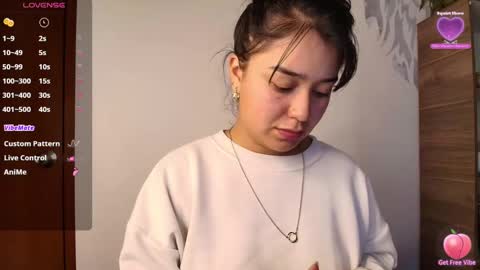 alyssia wolds online show from 01.05.25