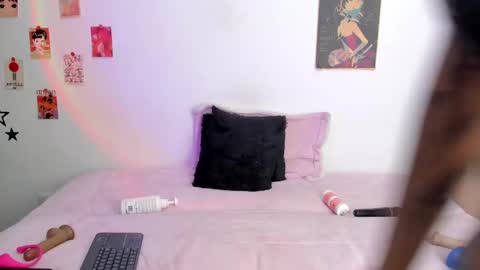 Snapshot of alyxroses chatting on 03.08.25    online show from 03.08.25