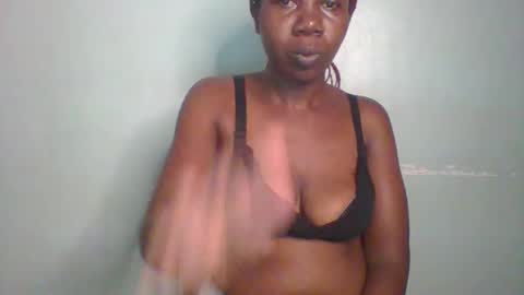 Snapshot of am_creme_delight chatting on 06.02.26 am_creme_delight online show from 06.02.26