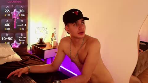 Snapshot of amadeo_wild chatting on 12.02.24 Amadeo Wild online show from 12.02.24