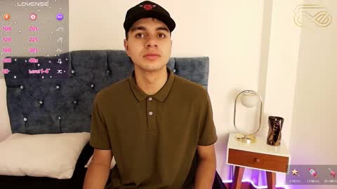 Snapshot of amadeo_wild chatting on 12.08.24 Amadeo Wild online show from 12.08.24