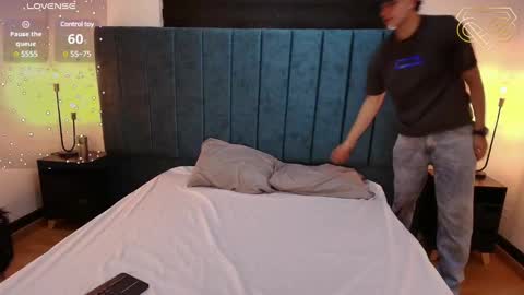 Snapshot of amadeo_wild chatting on 12.29.24 Amadeo Wild online show from 12.29.24