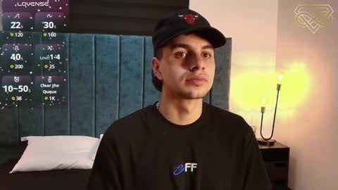 Snapshot of amadeo_wild chatting on 01.10.25 Amadeo Wild online show from 01.10.25