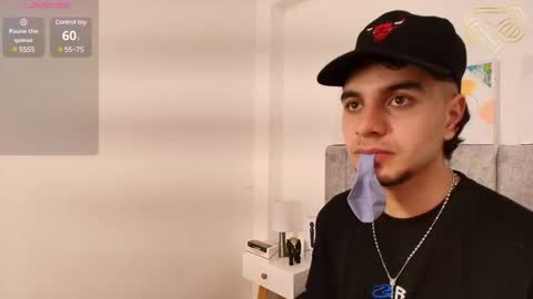 Snapshot of amadeo_wild chatting on 01.22.25 Amadeo Wild online show from 01.22.25