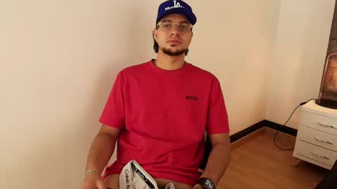 Snapshot of amadeo_wild chatting on 03.08.25 Amadeo Wild online show from 03.08.25