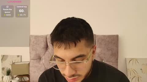 Snapshot of amadeo_wild chatting on 10.26.25 Amadeo Wild online show from 10.26.25