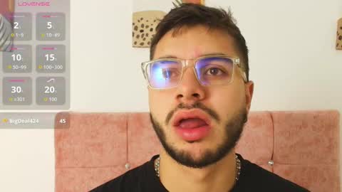 Snapshot of amadeo_wild chatting on 11.17.25 Amadeo Wild online show from 11.17.25