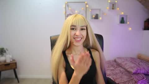 Snapshot of amai__liu chatting on 11.02.25 Amai Liu online show from 11.02.25