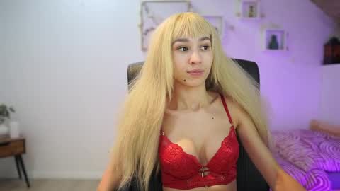 Snapshot of amai__liu chatting on 12.22.25 Amai Liu online show from 12.22.25