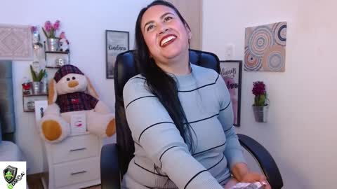 Snapshot of amalia_brunette chatting on 12.08.24 AMALIA online show from 12.08.24