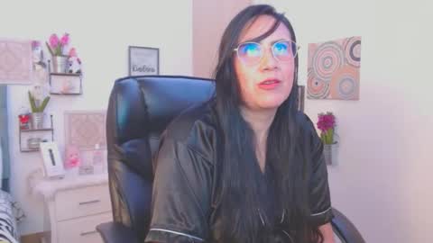 Snapshot of amalia_brunette chatting on 01.14.25 AMALIA online show from 01.14.25