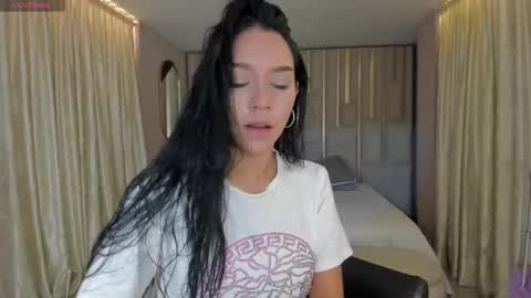 Amalia cruss online show from 02.04.26