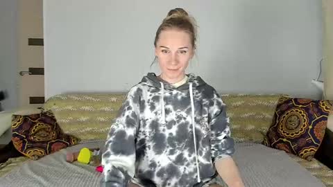 Snapshot of amalia_mio chatting on 05.29.26 Amalia online show from 05.29.26