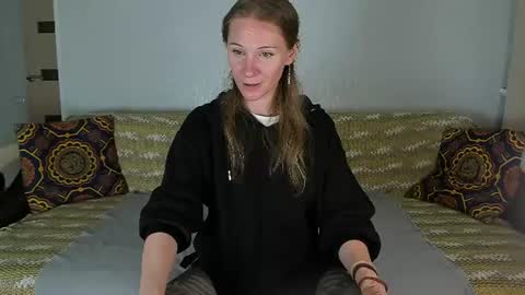 Snapshot of amalia_mio chatting on 07.17.26 Amalia online show from 07.17.26
