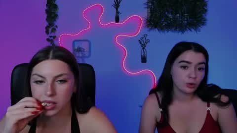 Snapshot of amalialowell chatting on 07.18.26 Amalia online show from 07.18.26