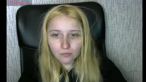 Snapshot of amanda_sherr chatting on 12.22.24 Amanda online show from 12.22.24