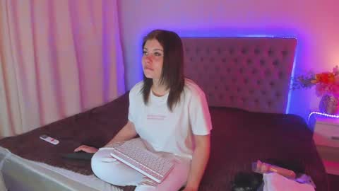 Snapshot of amandahoppe chatting on 06.16.26 Amanda online show from 06.16.26