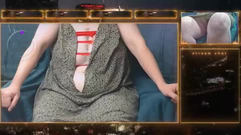 Snapshot of amandajugs chatting on 10.10.25 Amanda online show from 10.10.25