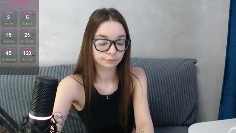 Snapshot of amaneli chatting on 02.11.25 Mila online show from 02.11.25