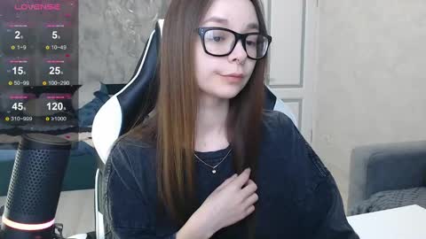 Snapshot of amaneli chatting on 02.27.25 Mila online show from 02.27.25