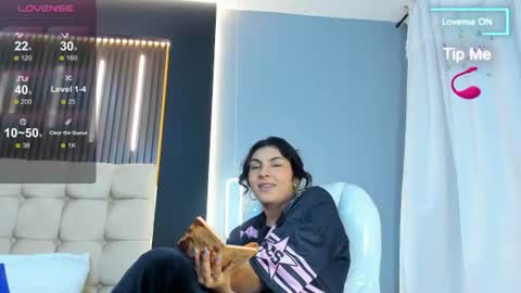 Snapshot of amara_lune chatting on 06.15.26 online show from 06.15.26