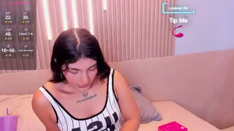 Snapshot of amara_lune chatting on 07.11.26 online show from 07.11.26