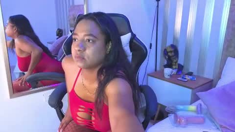Snapshot of amara_queen_ chatting on 05.06.26 Amara online show from 05.06.26