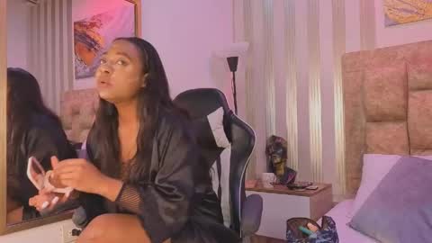 Snapshot of amara_queen_ chatting on 05.20.26 Amara online show from 05.20.26