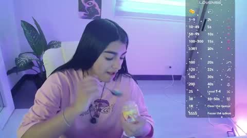 Snapshot of amara_silk chatting on 06.25.26 amara_silk online show from 06.25.26
